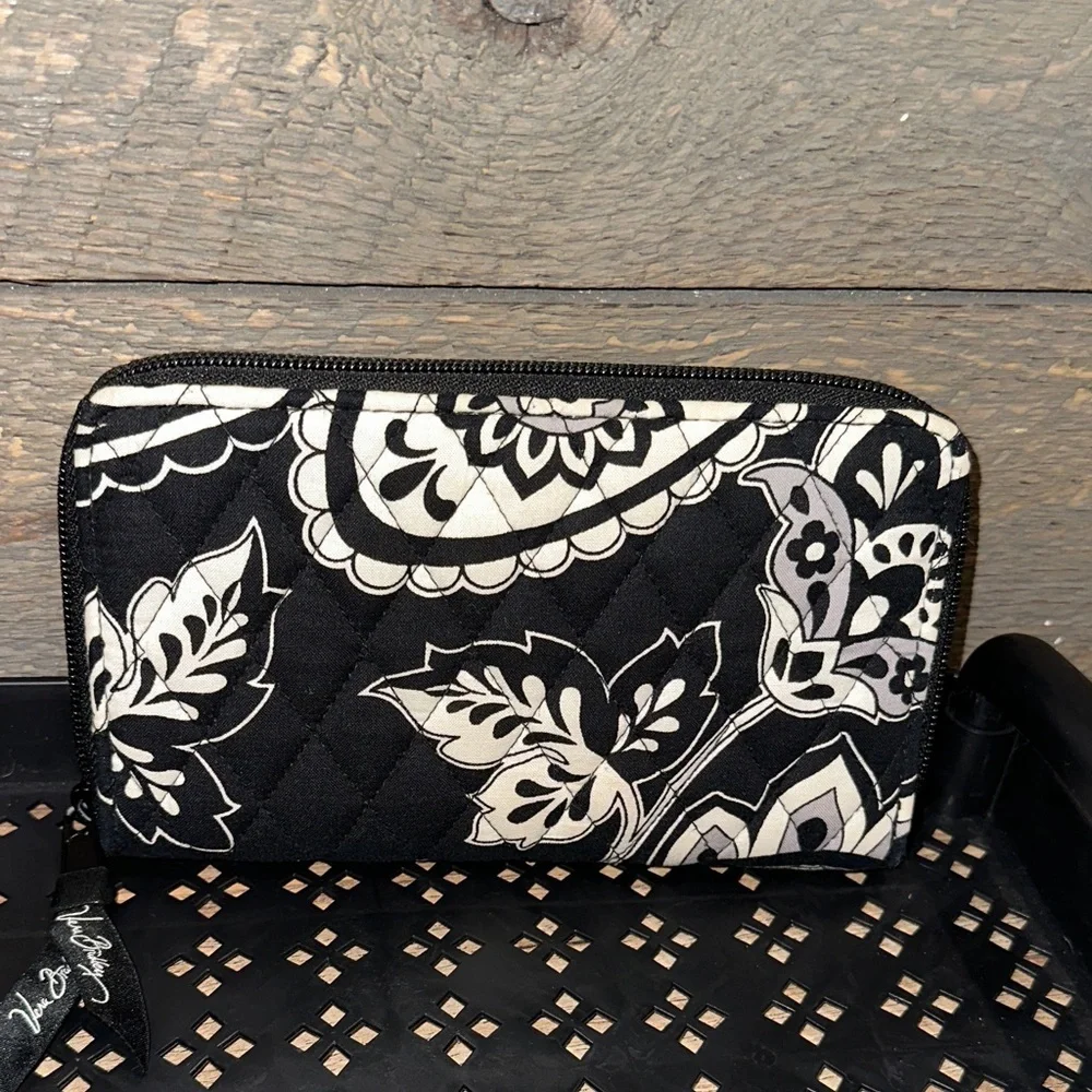 Vera Bradley Midnight Paisley Continental Wallet NWOT Spring 2015 Pattern - Picture 2 of 10
